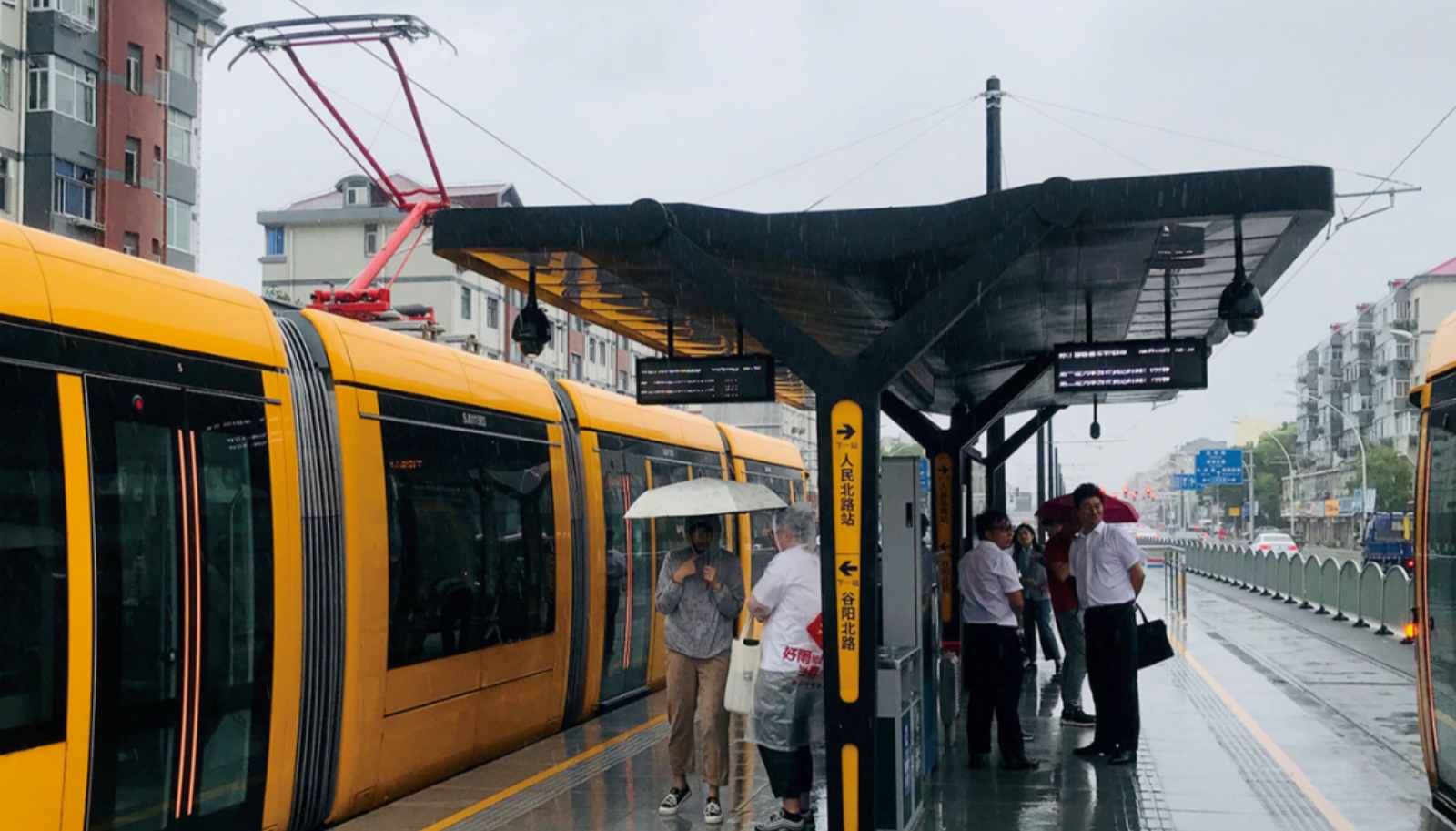 Dlaczego koła tramwajów są „niewidoczne”? Odsłonięcie podstawowej technologii tramwajów niskopodłogowych