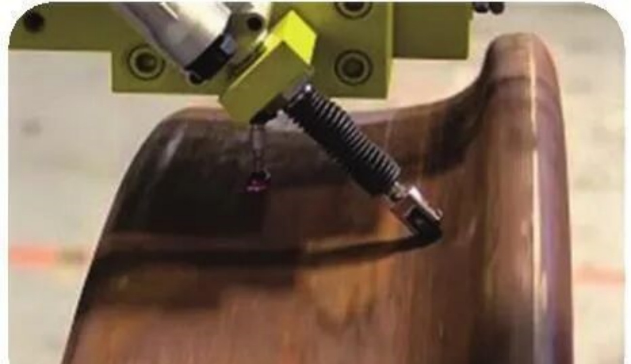 Bieżnik koła pociągu ma profil stożkowy.